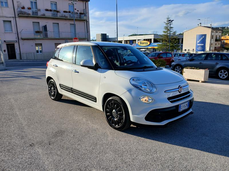 veicoli_scheda.php?AUTO_VEICOLODir=ASC&AUTO_VEICOLOOrder=SorterCILINDRATA&IDVEICOLO=5683